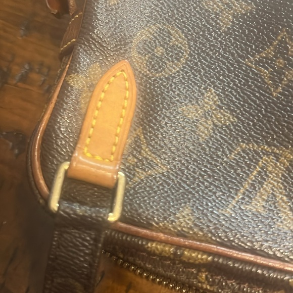 Vintage Louis Vuitton Crossbody - Picture 8 of 9